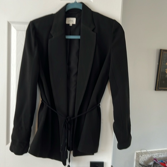 Wilfred black blazer with rope belt. Never worn, size XS - Picture 1 of 4